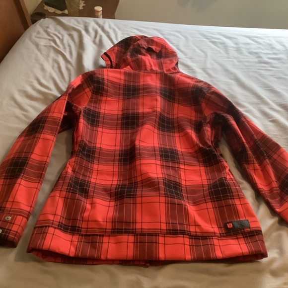 Burton Ruby Red Ski and Snowboard Jacket - Picture 6 of 8